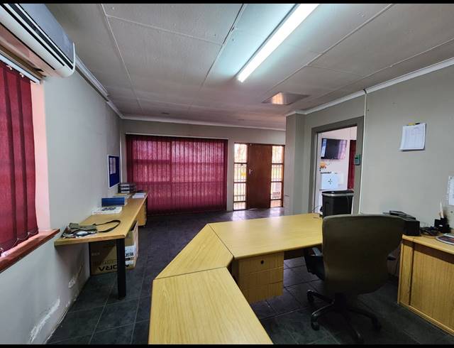590M² BUILDING FOR SALE IN DALVIEW